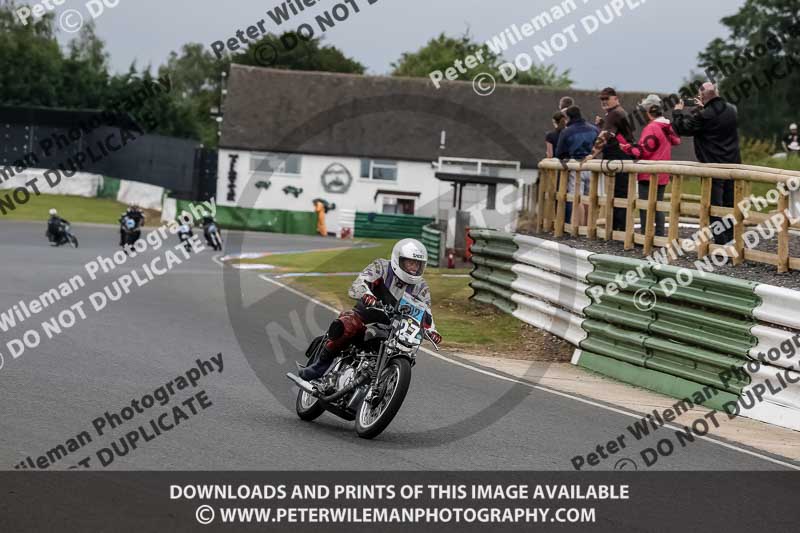 Vintage motorcycle club;eventdigitalimages;mallory park;mallory park trackday photographs;no limits trackdays;peter wileman photography;trackday digital images;trackday photos;vmcc festival 1000 bikes photographs